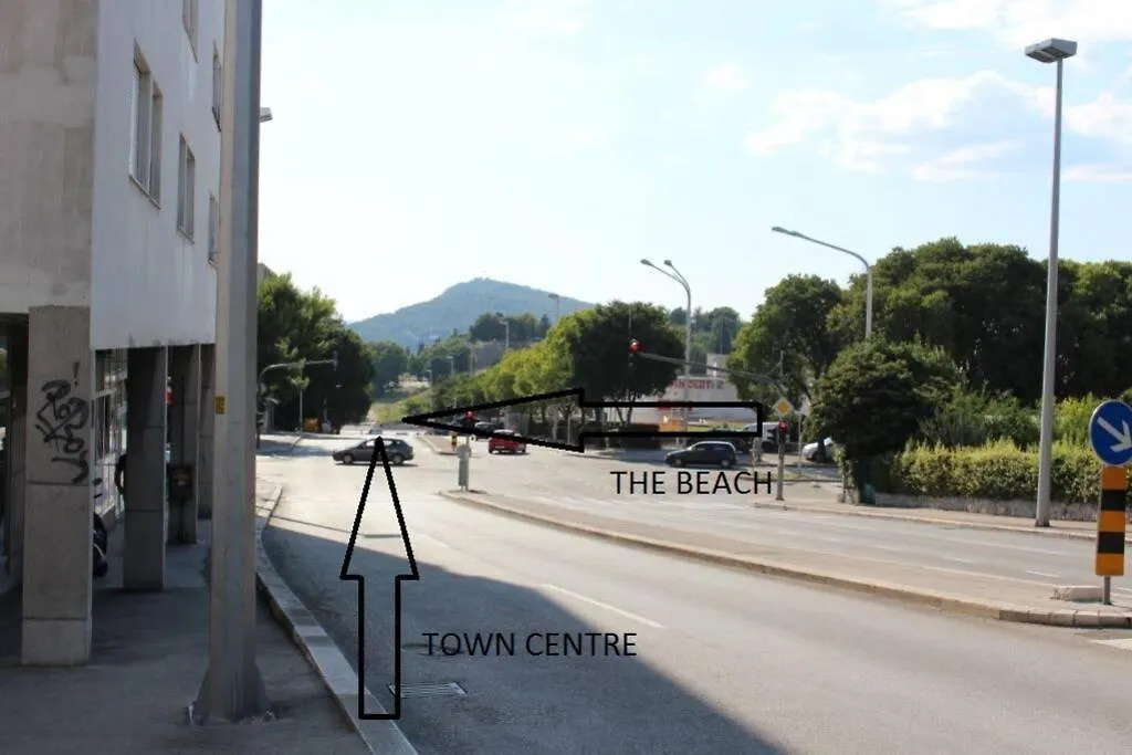 Old City/Beach 13 Minutes Away, Parking, For 4 Split Apartment